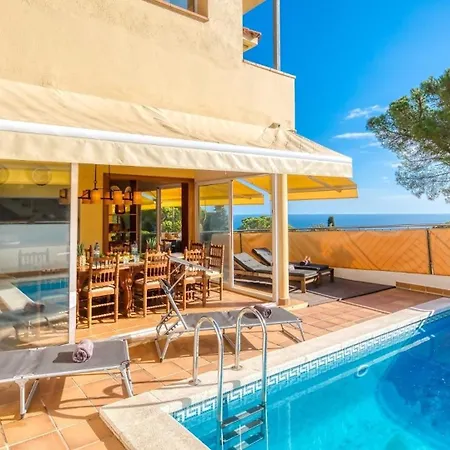 Costacabana - Santa Cristina بلانيس