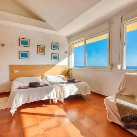 Costacabana - Santa Cristina * بلانيس